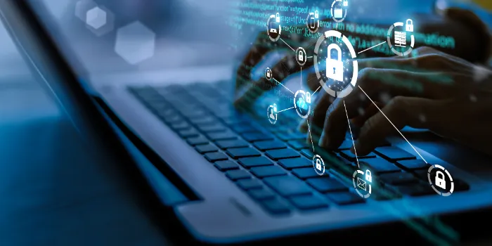 Cybersecurity im Fahrzeug: Normen, OEM-Vorgaben und Praxis vereinen