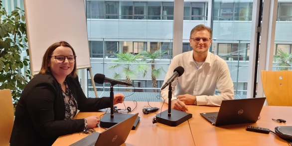 Bastian Grabowski & Fee Fuchsreiter bei der Aufnahme ihres Podcasts über Cyber Security mit dem ITCS